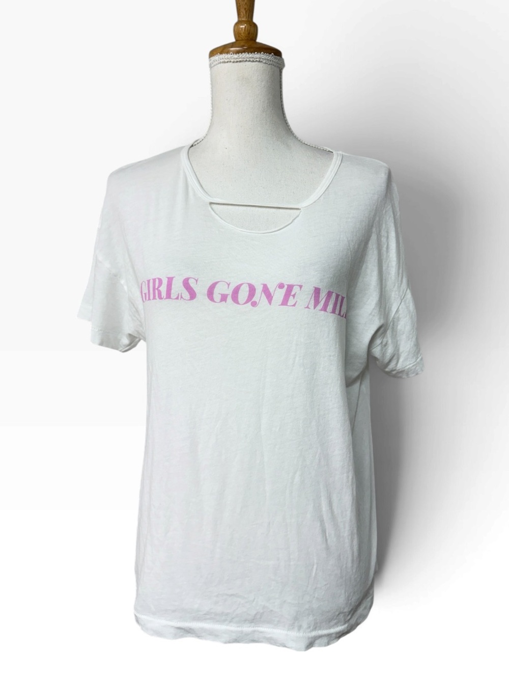 WILDFOX Girls Gone Mild Graphic T Shirt XS Oversized NWT White Pink Made in USA